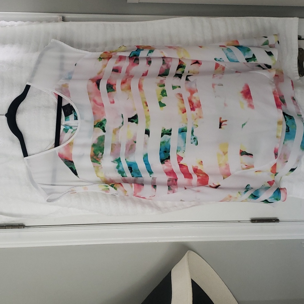 Worthington woman's flowy Multicolored Tunic in a 2X